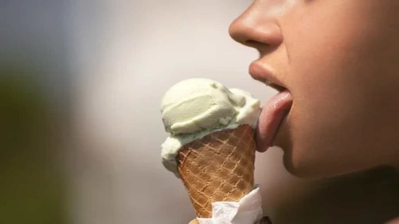 Il rumore della masticazione del cibo aiuterebbe a dimagrire (pixabay) - cilentolive.com 07082022