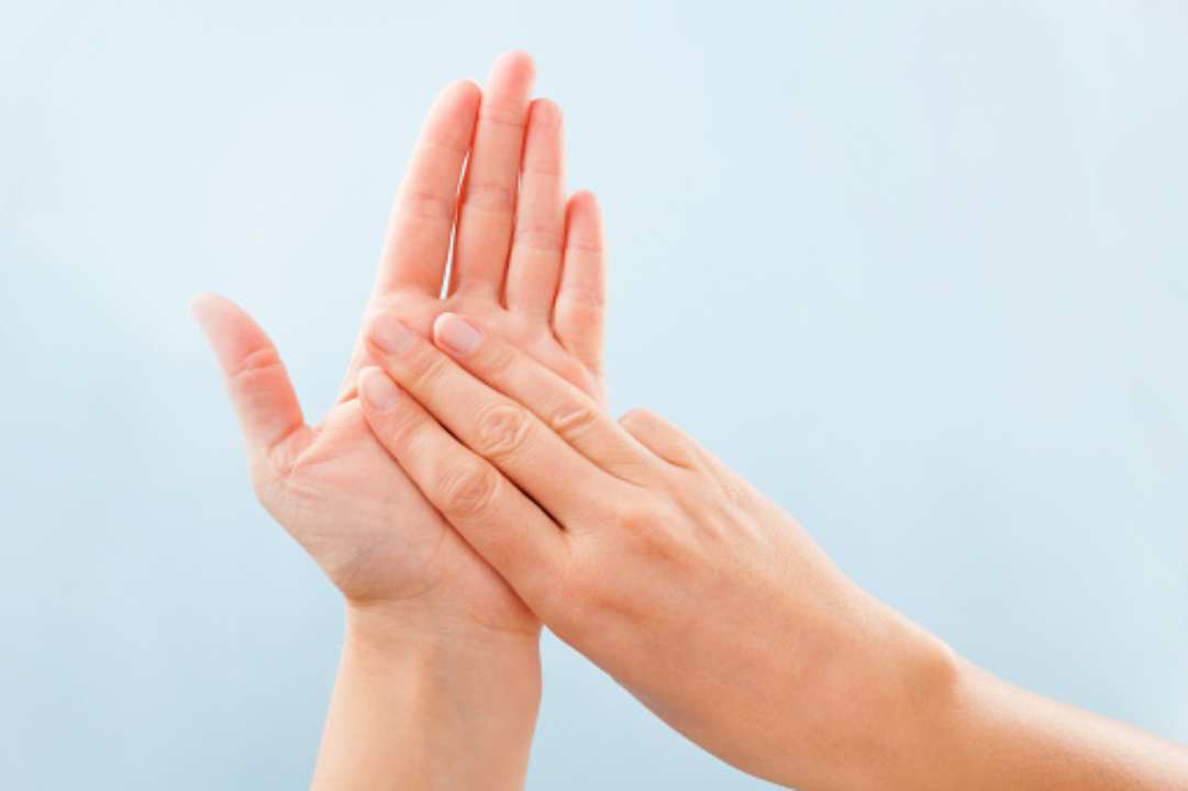 Lingua dei segni: ecco perché fa bene impararla(pixabay) cilentolive.com 160822