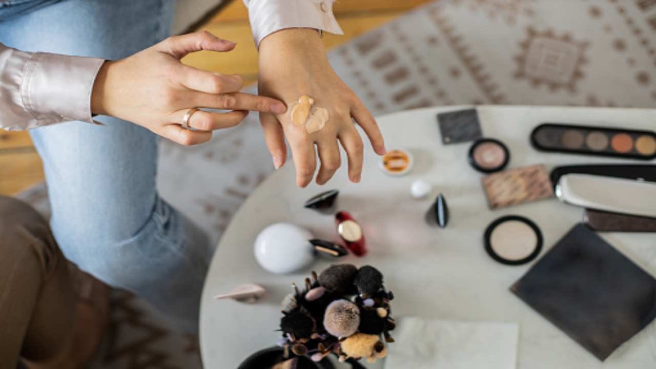 Make- up anti-età: i trucchi per sembrare più giovane di 10 anni (pixabay) cilentolive.com 210822