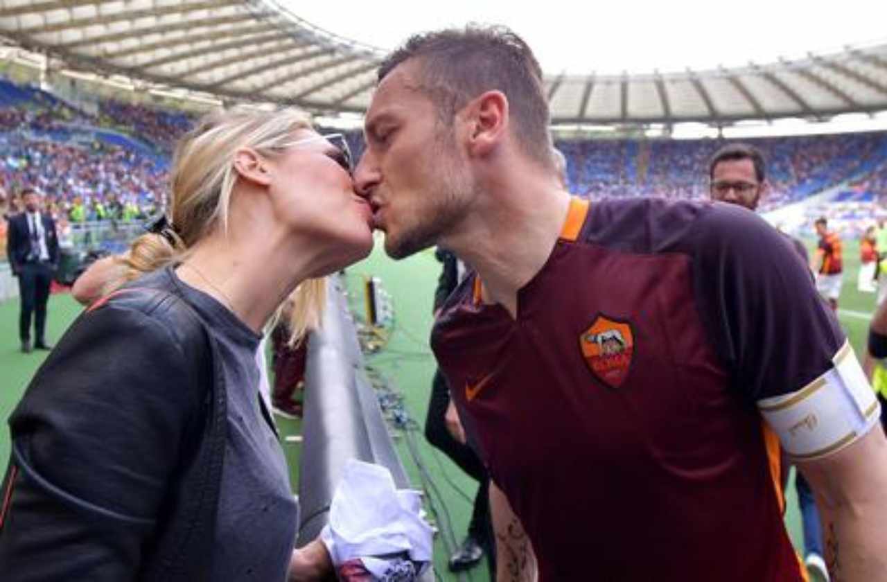 Totti e Ilary Olimpico - www.cilentolive.com