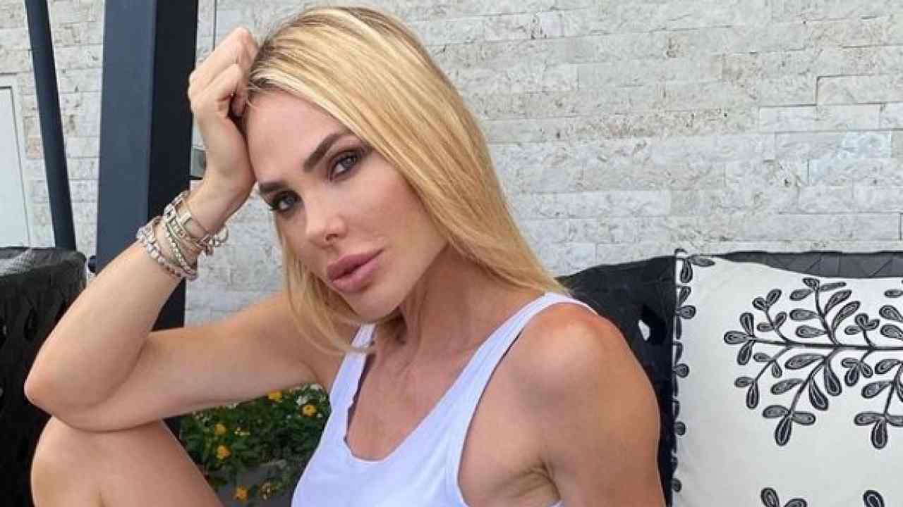 Ilary Blasi nuovo tatuaggio - www.cilentolive.com