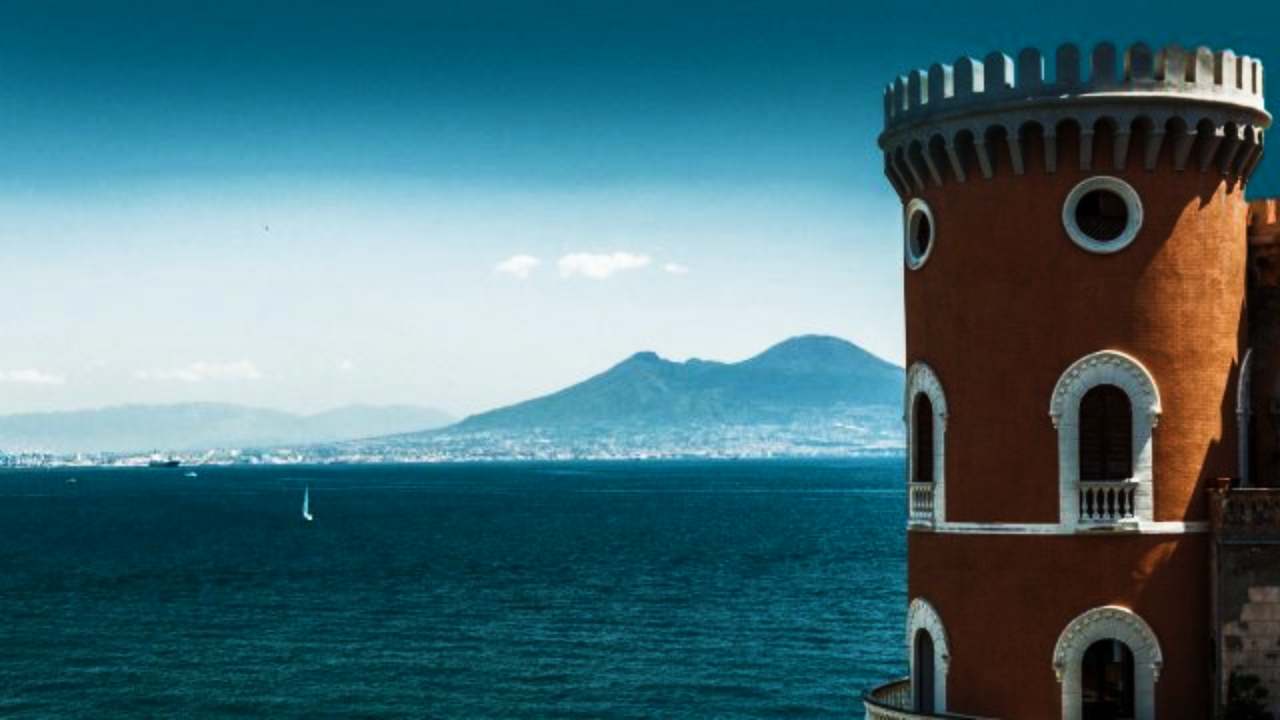 Palazzo Un posto al sole - www.cilentolive.com