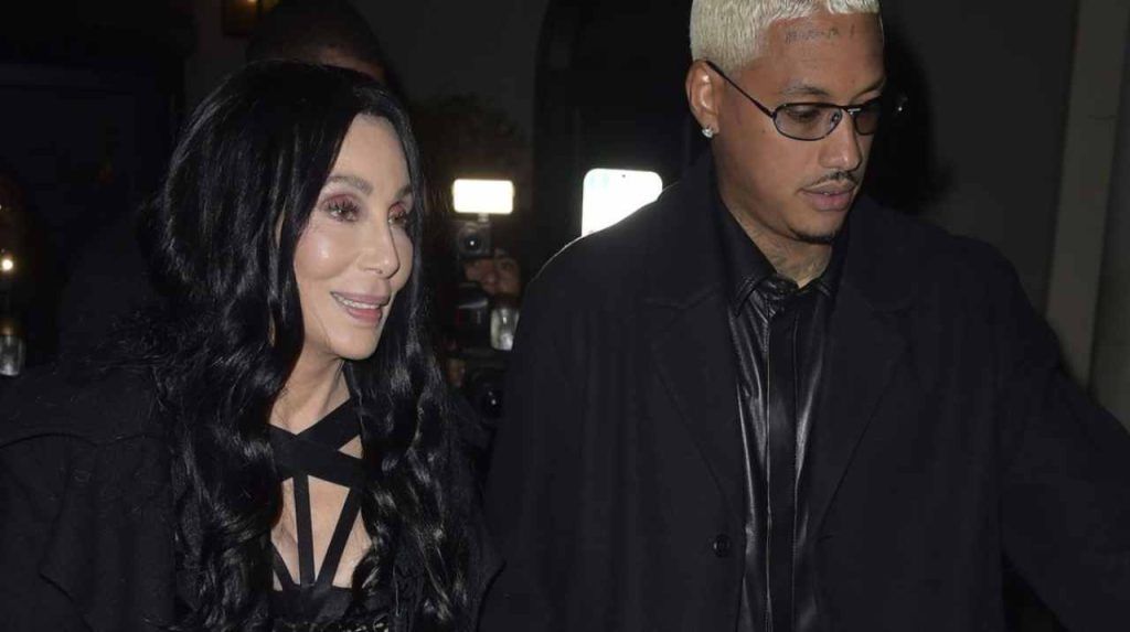 Cher torna in coppia Il nuovo fidanzato ha 40 anni in meno di lei Cher torna in coppia Il nuovo fidanzato ha 40 anni in meno di lei