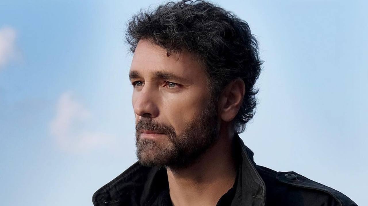 Raoul Bova nei panni di don Massimo nel nuovo Don Matteo - www.cilentolive.com