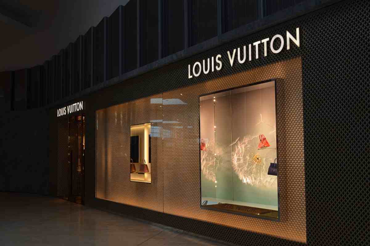 Cosa è successo alla Louis Vuitton: critiche al nuovo art-director