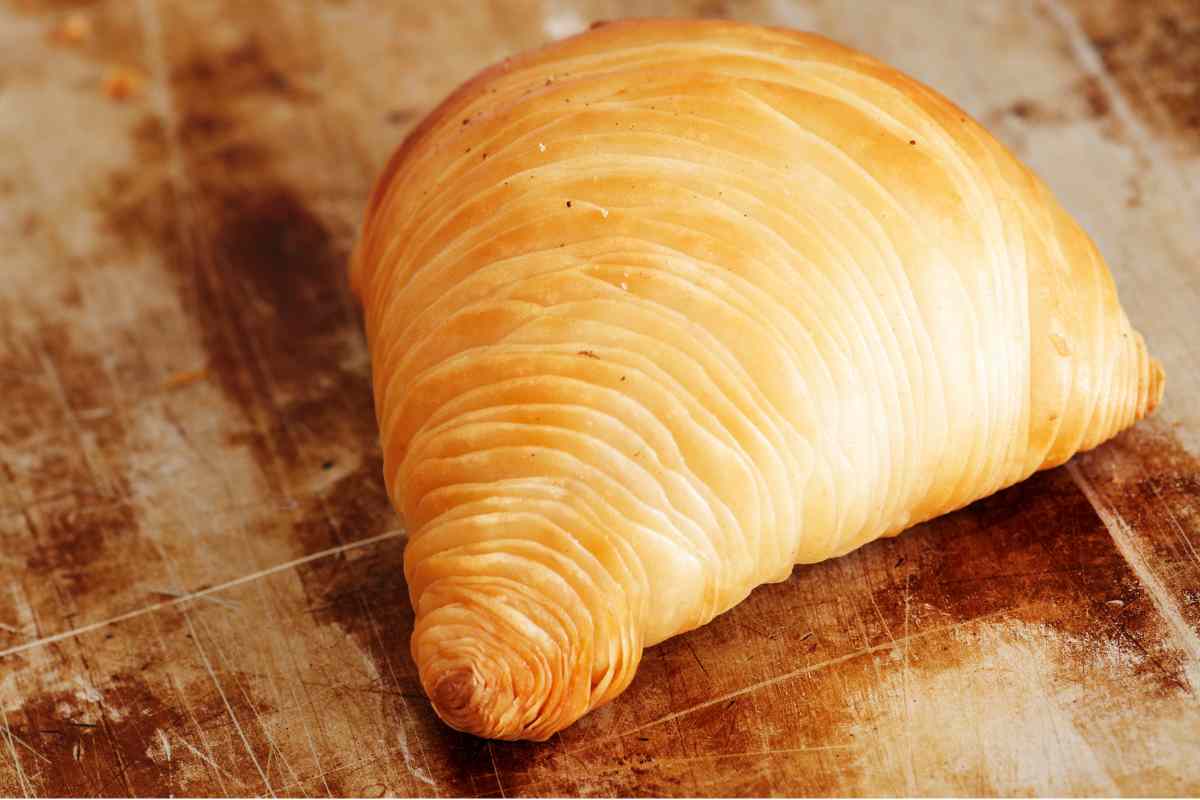 Sfogliatella riccia napoletana ricetta