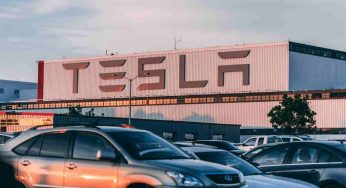 Tesla sorprende il mercato italiano | La notizia che aspettavano tutti