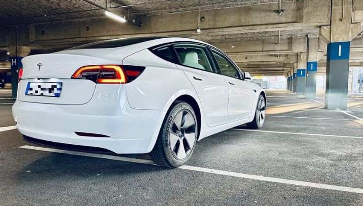 Tesla lancia una novità 