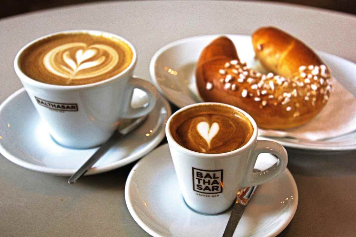 Fare colazione al bar